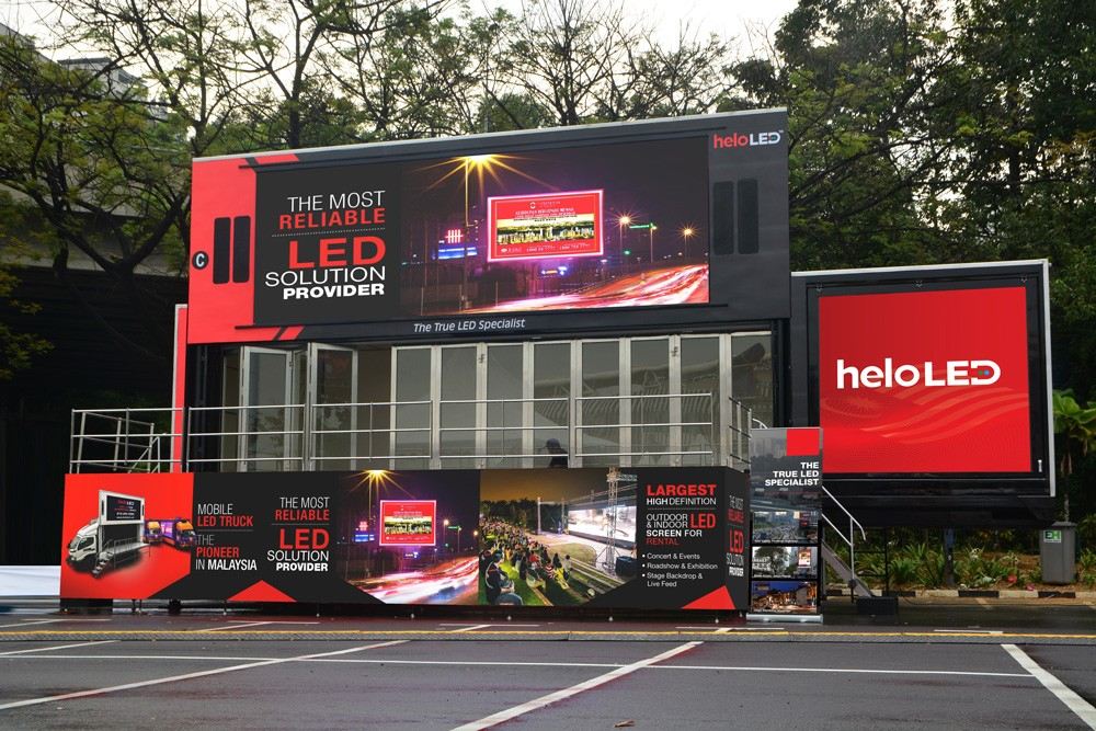 景川为马来西亚HeloLED公司打造高大上集装箱式流动舞台车