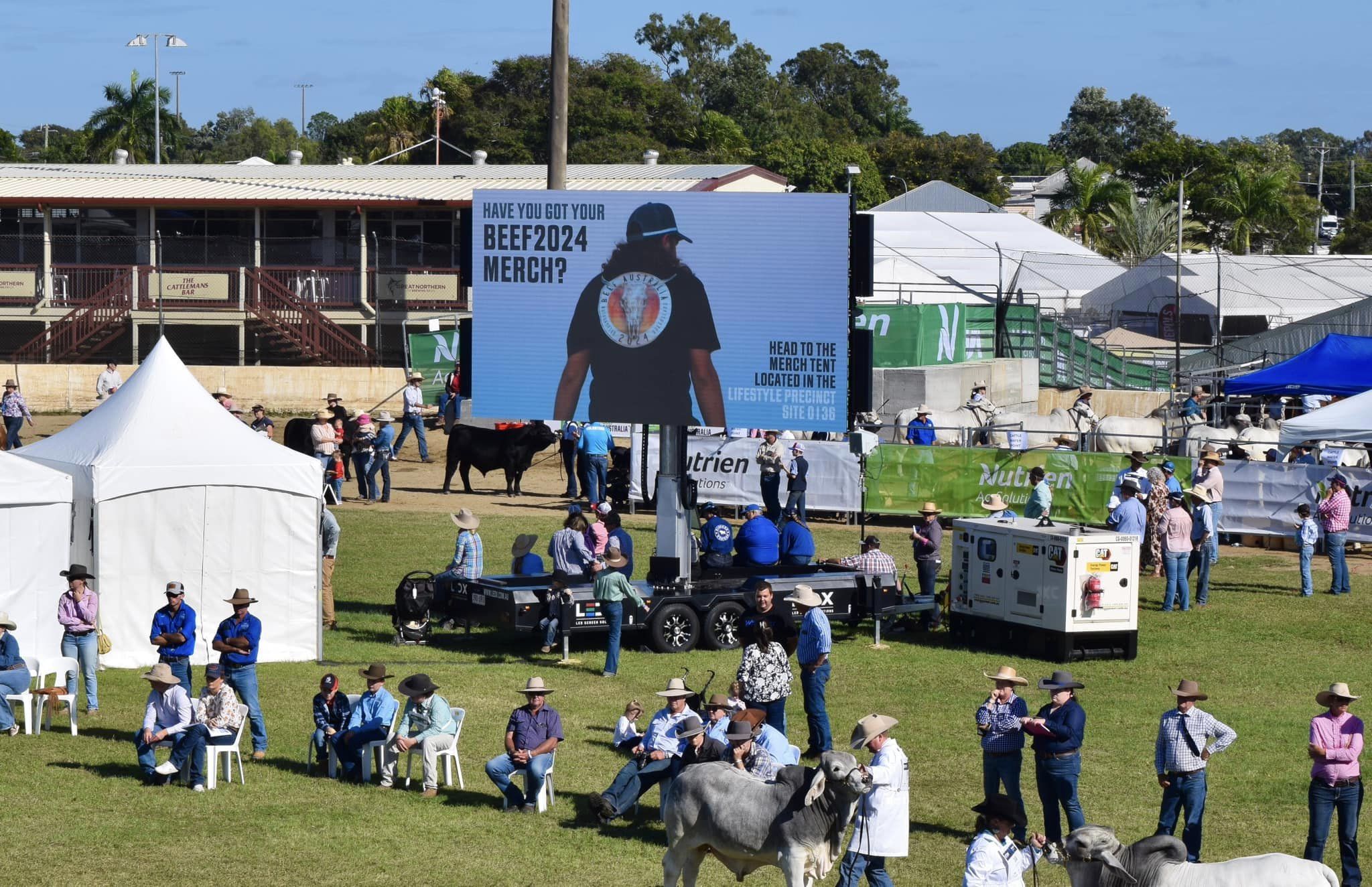 超大LED屏拖车在澳大利亚为“BeefAustralia”展会做户外宣传